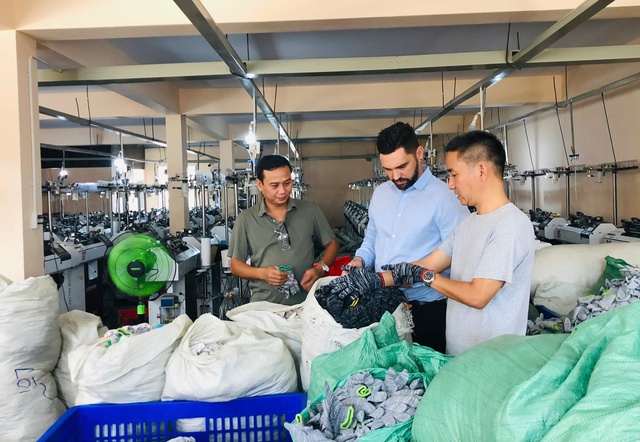 Lập nghiệp ở TP.HCM: Doanh nhân xứ Nghệ đưa găng tay Việt ra thế giới Lập nghiệp ở TP.HCM: Doanh nhân xứ Nghệ đưa găng tay Việt ra thế giới