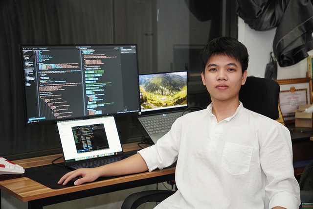 Chàng trai tốt nghiệp sớm một học kỳ loại xuất sắc Chàng trai tốt nghiệp sớm một học kỳ loại xuất sắc