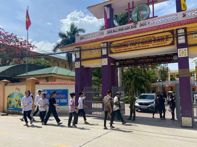 Tuyển sinh lớp 10: Vì sao điểm quá thấp vẫn trúng tuyển? Tuyển sinh lớp 10: Vì sao điểm quá thấp vẫn trúng tuyển?