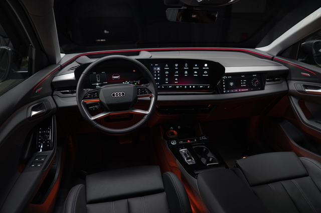 SUV thuần điện Audi Q6 e-tron giá từ 3,199 tỉ đồng tại Việt Nam - Ảnh 3.