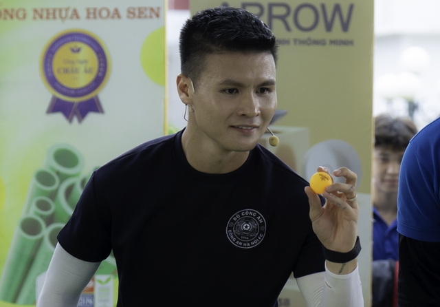 Showbiz 4.7: Thanh Trúc đăng ảnh bên Châu Khải Phong; Hồ Ngọc Hà gây xúc động - Ảnh 3.