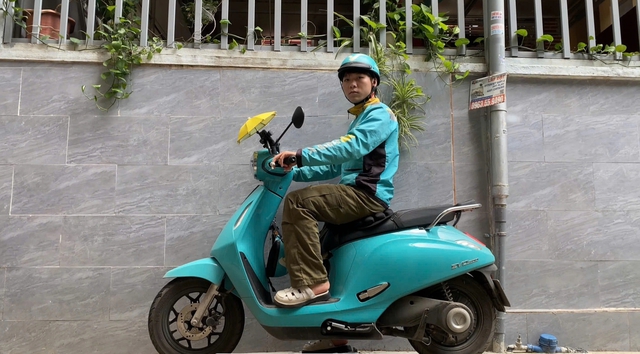 Đằng sau chuyện chàng trai tốt nghiệp đại học loại giỏi nhưng chạy xe công nghệ- Ảnh 1. Đằng sau chuyện chàng trai tốt nghiệp đại học loại giỏi nhưng chạy xe công nghệ- Ảnh 1.