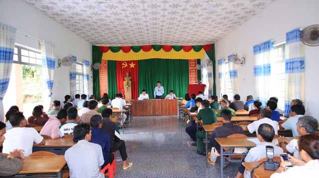 Đưa dịch vụ hành chính công về thôn ấp để phục vụ người dân tốt hơn - Ảnh 5. Đưa dịch vụ hành chính công về thôn ấp để phục vụ người dân tốt hơn - Ảnh 5.