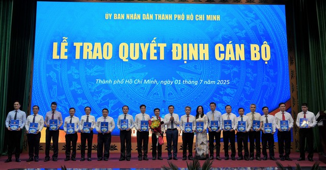 Giám đốc, Phó giám đốc Sở Xây dựng TP.HCM sau sáp nhập Giám đốc, Phó giám đốc Sở Xây dựng TP.HCM sau sáp nhập
