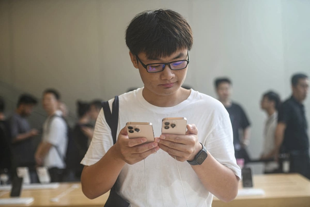 Lý do khiến Apple và Samsung không tăng dung lượng pin smartphone Lý do khiến Apple và Samsung không tăng dung lượng pin smartphone