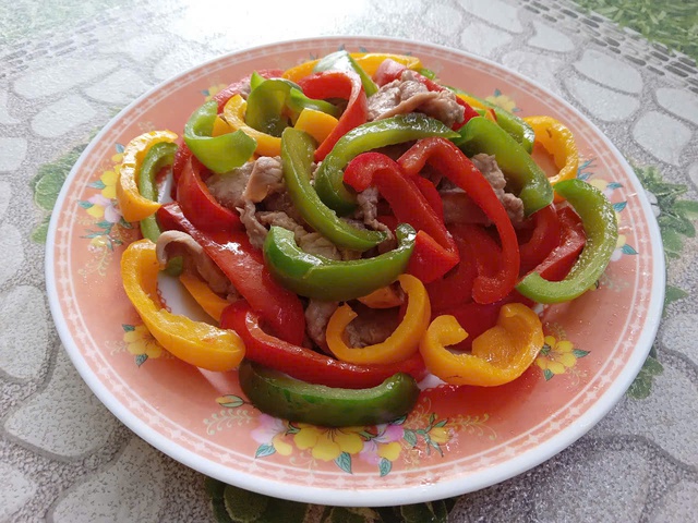 Hương vị quê hương: Ớt chuông xào thịt bò Hương vị quê hương: Ớt chuông xào thịt bò