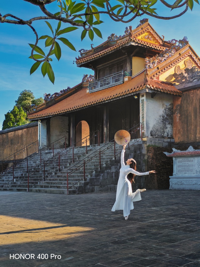 &lsquo;AI ra xứ Huế&rsquo; &ndash; Chi&ecirc;m ngưỡng vẻ đẹp cố đ&ocirc; qua lăng k&iacute;nh HONOR 400 Pro- Ảnh 2.