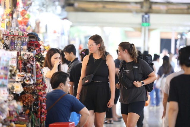 GDP tăng cao kỷ lục nhờ đâu?- Ảnh 4. GDP tăng cao kỷ lục nhờ đâu?- Ảnh 4.