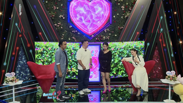 Chàng shipper ' toát mồ hôi ' khi hẹn hò cùng nữ dược sĩ trên truyền hình - Ảnh 4. Chàng shipper ' toát mồ hôi ' khi hẹn hò cùng nữ dược sĩ trên truyền hình - Ảnh 4.