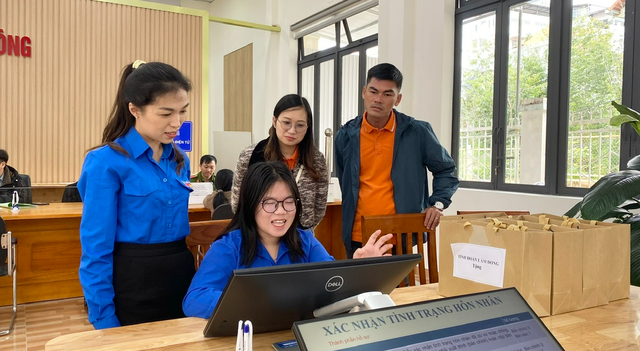 Thanh niên Lâm Đồng đồng loạt ra quân hỗ trợ vận hành chính quyền số Thanh niên Lâm Đồng đồng loạt ra quân hỗ trợ vận hành chính quyền số