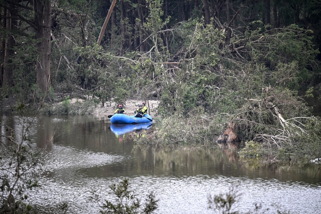 Chạy đua khắc phục lũ quét ở Texas