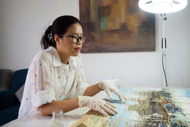 Người vá tranh triệu USD qua… kính hiển vi- Ảnh 2.