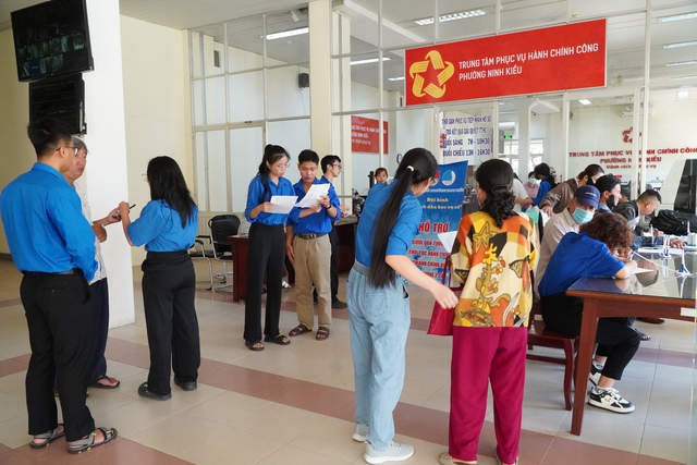 Tuổi trẻ Cần Thơ ‘phủ sóng’ 103 xã, phường hỗ trợ chính quyền 2 cấp - Ảnh 1.