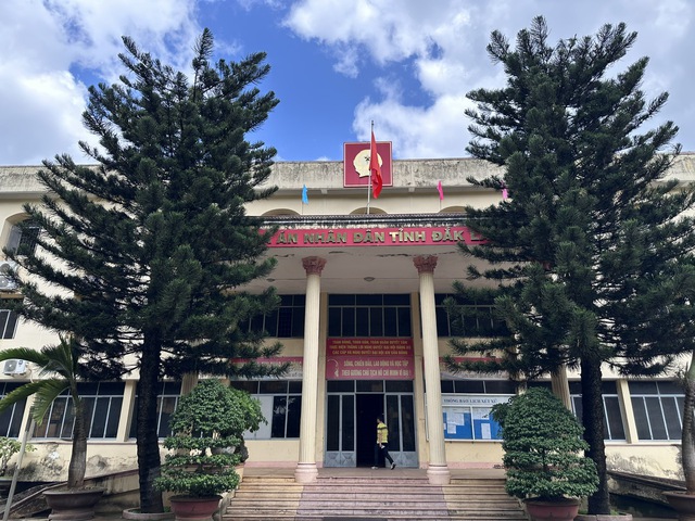 Bắt thẩm phán TAND tỉnh Đắk Lắk vì môi giới hối lộ Bắt thẩm phán TAND tỉnh Đắk Lắk vì môi giới hối lộ
