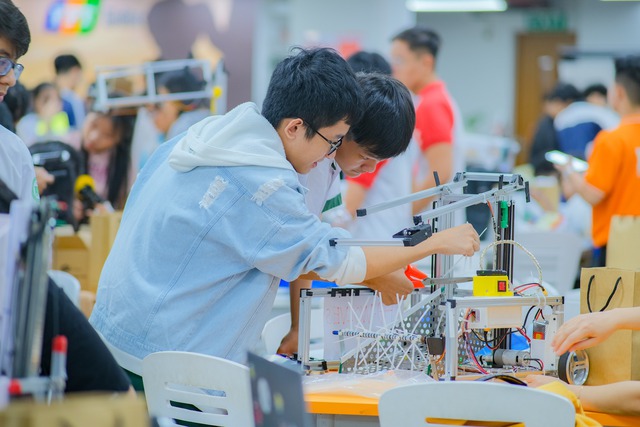 FPTU AI & Robotics Challenge 2025: 50 đội chiến binh sẵn sàng bước vào Chung kết - Ảnh 4.