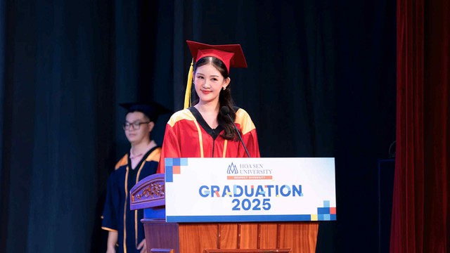 Lê Âu Ngân Anh nói lý do học tiến sĩ ở tuổi 30 Lê Âu Ngân Anh nói lý do học tiến sĩ ở tuổi 30