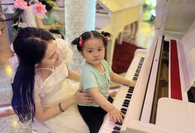 Sinh tử với bệnh hiếm – Kỳ 3: ‘Tôi ước có thể gánh thay con một phần đau đớn’ Sinh tử với bệnh hiếm – Kỳ 3: ‘Tôi ước có thể gánh thay con một phần đau đớn’