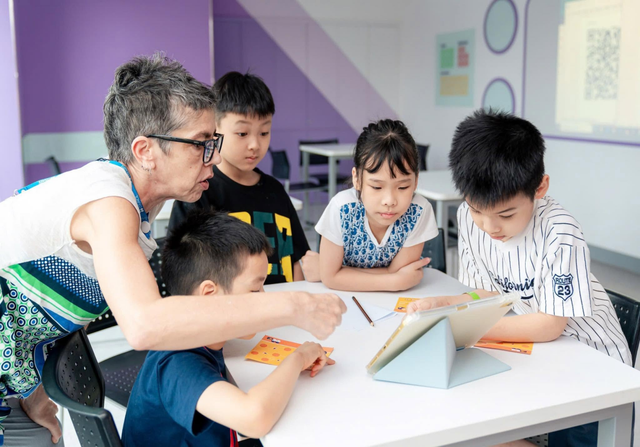 Học bổng tiếng Anh toàn phần cho học sinh Tiểu học đến THPT từ Hội đồng Anh- Ảnh 2. Học bổng tiếng Anh toàn phần cho học sinh Tiểu học đến THPT từ Hội đồng Anh- Ảnh 2.