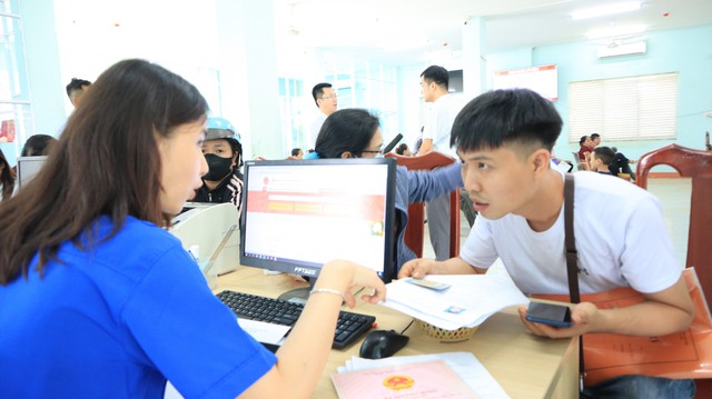 Sức trẻ tình nguyện tại Đồng Nai phục vụ nhân dân Với tinh thần Đoàn Kết - Ảnh 4. Sức trẻ tình nguyện tại Đồng Nai phục vụ nhân dân Với tinh thần Đoàn Kết - Ảnh 4.