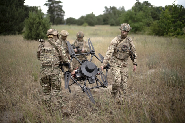 Ukraine ký thỏa thuận UAV với phương Tây - Ảnh 1.