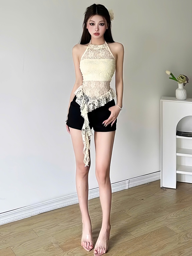 Bí quyết phối đồ với áo đuôi sứa cho nàng hiện đại- Ảnh 6. Bí quyết phối đồ với áo đuôi sứa cho nàng hiện đại- Ảnh 6.