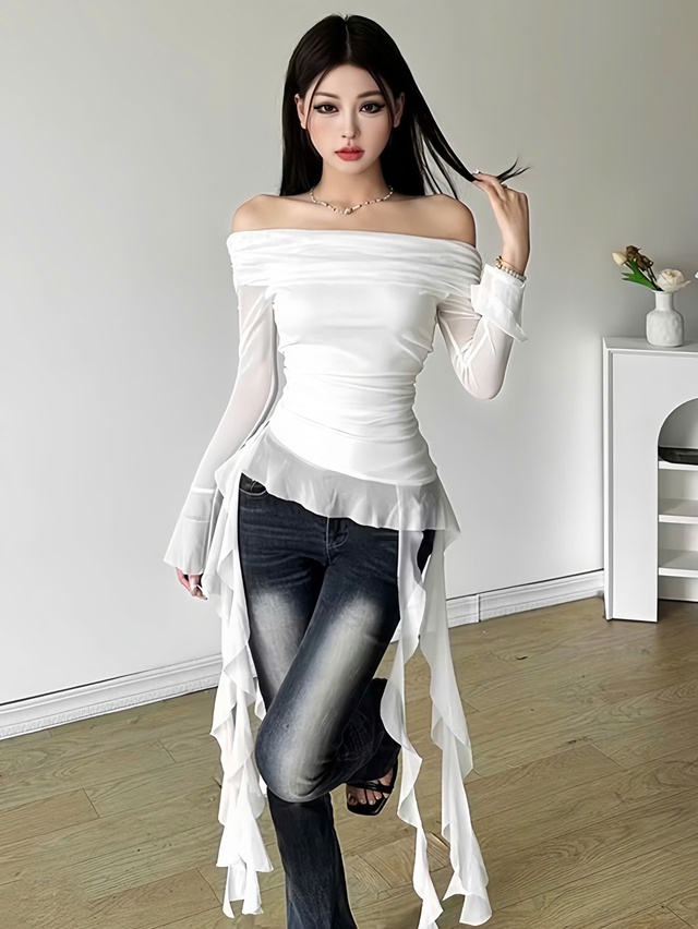 Bí quyết phối đồ với áo đuôi sứa cho nàng hiện đại- Ảnh 4. Bí quyết phối đồ với áo đuôi sứa cho nàng hiện đại- Ảnh 4.