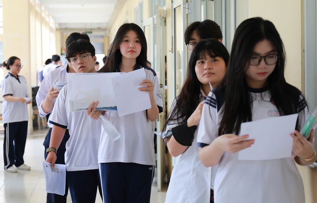 Không còn Phòng Giáo dục - Đào tạo, thủ tục chuyển trường THCS, THPT ra sao?? - Ảnh 1.