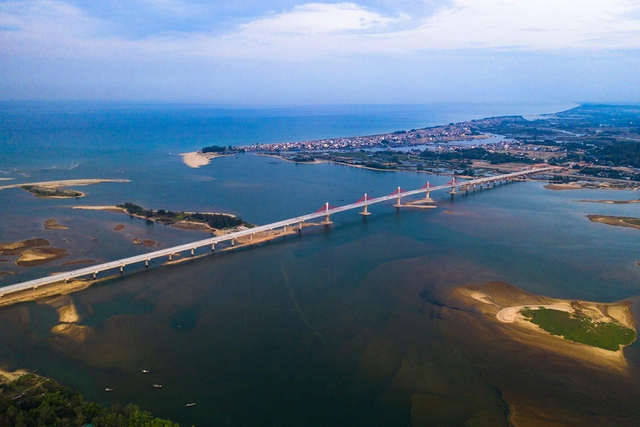 Quảng Ngãi đứng đầu cả nước về tăng trưởng GRDP Quảng Ngãi đứng đầu cả nước về tăng trưởng GRDP