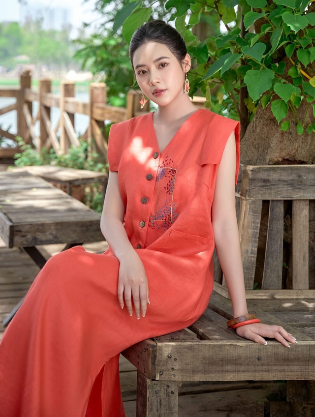 Đẹp từ nhà ra phố với trang phục linen tự nhiên- Ảnh 4. Đẹp từ nhà ra phố với trang phục linen tự nhiên- Ảnh 4.