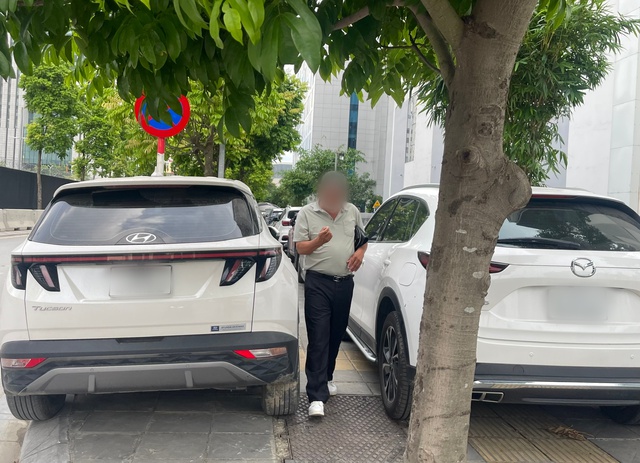 H&agrave;ng qu&aacute;n 'xẻ thịt' vỉa h&egrave; H&agrave; Nội suốt ng&agrave;y đ&ecirc;m- Ảnh 10.