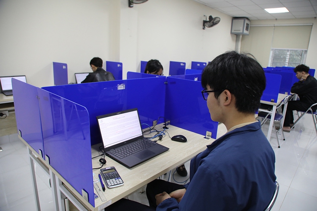 Rào cản lớn nhất trong thi cử trên máy tính là sự công bằng - Ảnh 1.
VN đã triển khai thực hiện nhiều kỳ thi trên máy tính. Đây sẽ là những kinh nghiệm cần thiết để thực hiện kế hoạch thi tốt nghiệp THPT trên máy tính