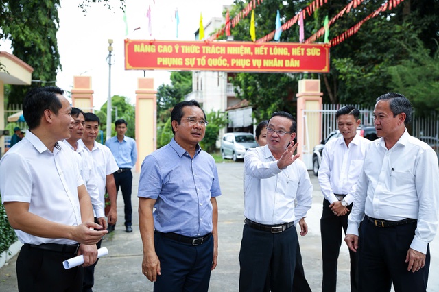 TP.HCM: Chủ tịch Nguyễn Văn Được kiểm tra hoạt động tại phường Phú An- Ảnh 2. TP.HCM: Chủ tịch Nguyễn Văn Được kiểm tra hoạt động tại phường Phú An- Ảnh 2.