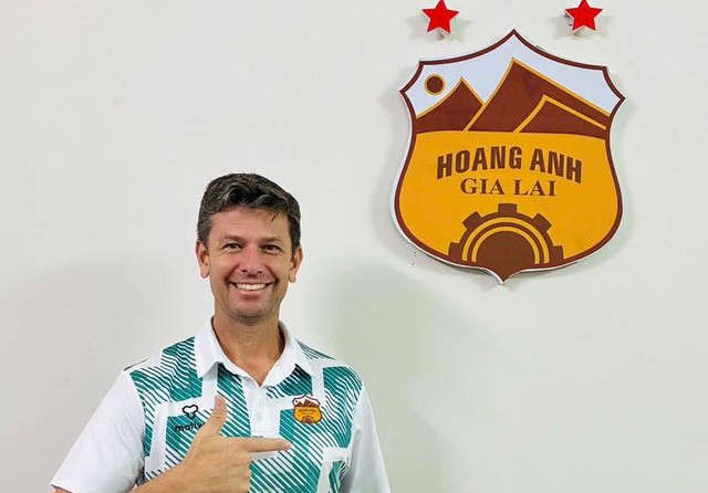 HAGL thuê thầy ‘xịn’: Chuyên gia Brazil sẽ nâng tầm thủ môn cao 1,91 m HAGL thuê thầy ‘xịn’: Chuyên gia Brazil sẽ nâng tầm thủ môn cao 1,91 m