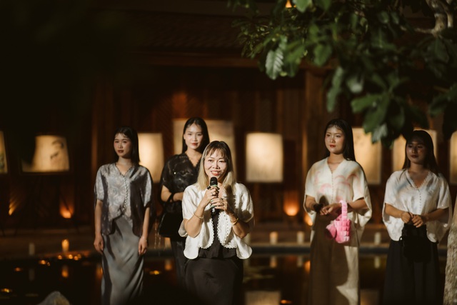 Sen - hành trình hội họa thơ mộng trên nền lụa và giấy dó- Ảnh 5. Sen - hành trình hội họa thơ mộng trên nền lụa và giấy dó- Ảnh 5.