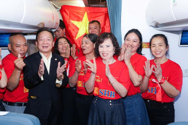 Bầu Hiển tận tâm, tận lực vì thể thao Việt Nam- Ảnh 3. Bầu Hiển tận tâm, tận lực vì thể thao Việt Nam- Ảnh 3.