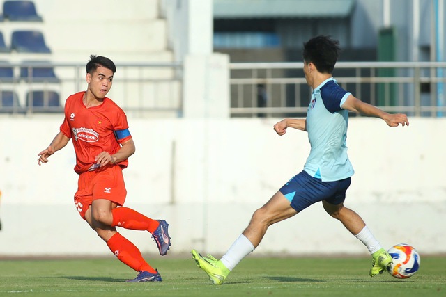 Có ‘vũ khí’ đặc biệt, U.23 Việt Nam quyết không để rơi ngôi vương vào tay đối thủ
- Ảnh 2. Có ‘vũ khí’ đặc biệt, U.23 Việt Nam quyết không để rơi ngôi vương vào tay đối thủ
- Ảnh 2.