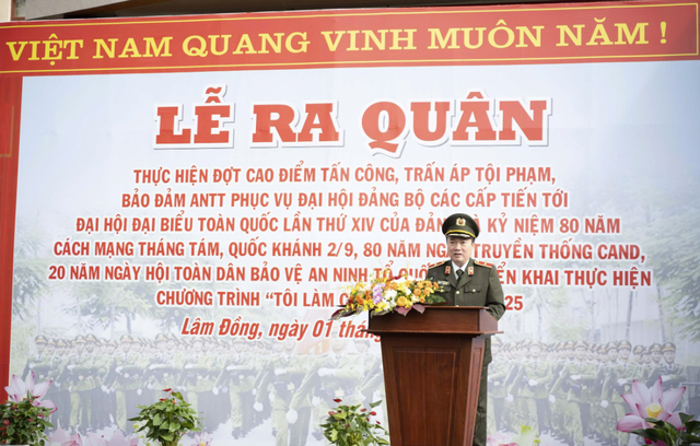 Lâm Đồng: 'Tôi làm công an xã', nói không với khói thuốc và tiếng còi xe- Ảnh 2. Lâm Đồng: 'Tôi làm công an xã', nói không với khói thuốc và tiếng còi xe- Ảnh 2.