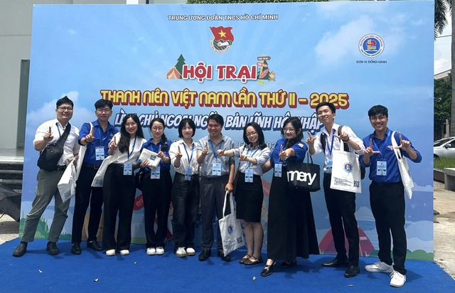 'Không có ngoại ngữ, thanh niên hôm nay khó có thể bước ra thế giới'- Ảnh 2.