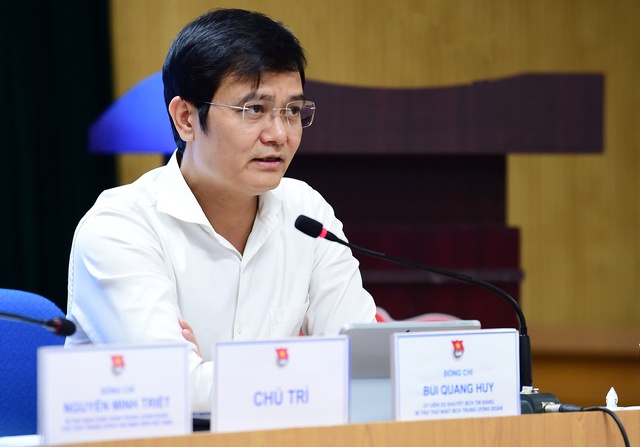 Anh Bùi Quang Huy và thanh niên tình nguyện hỗ trợ chính quyền địa phương hai cấp - Ảnh 3.