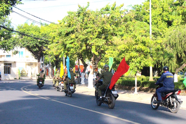 C&ocirc;ng an x&atilde; Di&ecirc;n Kh&aacute;nh ra qu&acirc;n th&aacute;ng cao điểm trấn &aacute;p tội phạm- Ảnh 3.