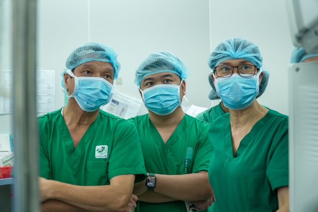 Quân nhân hiến gan để ghép gan cứu đồng đội đang nguy cấp- Ảnh 2. Quân nhân hiến gan để ghép gan cứu đồng đội đang nguy cấp- Ảnh 2.
