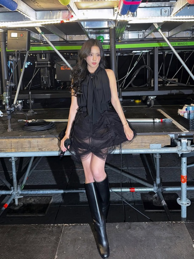 Nâng tầm khí chất với bốt da cổ cao cá tính- Ảnh 5.