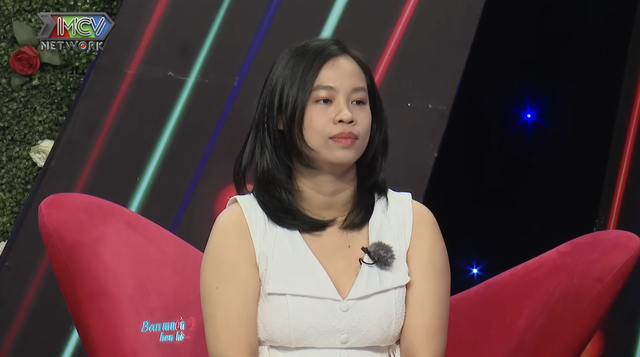 Mẹ 'giục' con g&aacute;i bấm n&uacute;t với nh&acirc;n vi&ecirc;n ph&ograve;ng ch&aacute;y chữa ch&aacute;y tr&ecirc;n show hẹn h&ograve; - Ảnh 3.