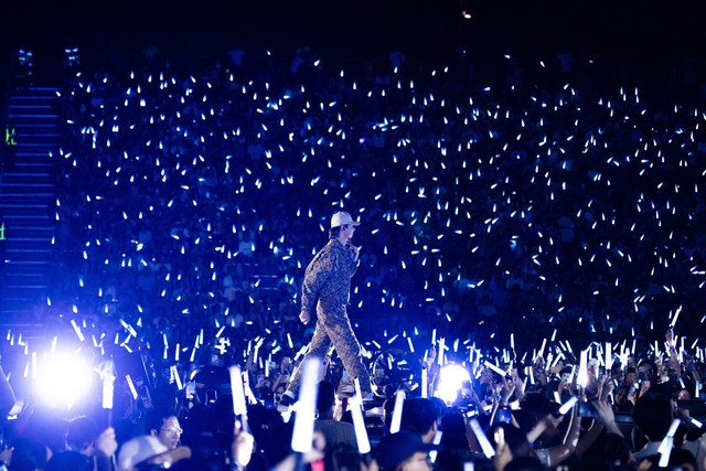 Đen, Hoàng Thùy Linh và loạt sao Việt 'đốt nóng' V Concert- Ảnh 5. Đen, Hoàng Thùy Linh và loạt sao Việt 'đốt nóng' V Concert- Ảnh 5.