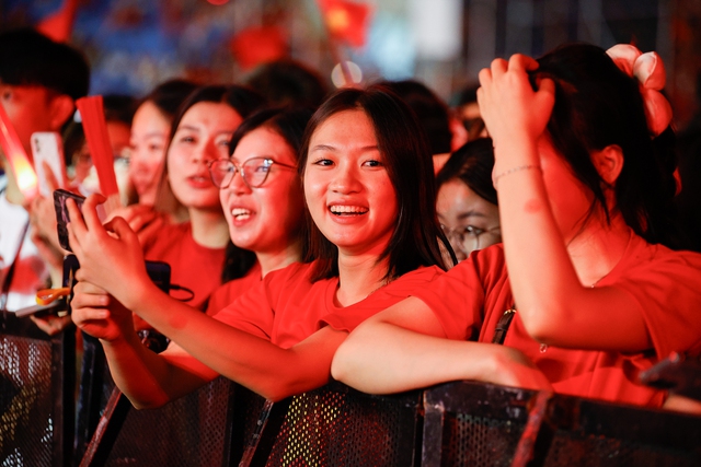 Hàng chục ngàn khán giả dự concert quốc gia ở Mỹ Đình - Ảnh 5.