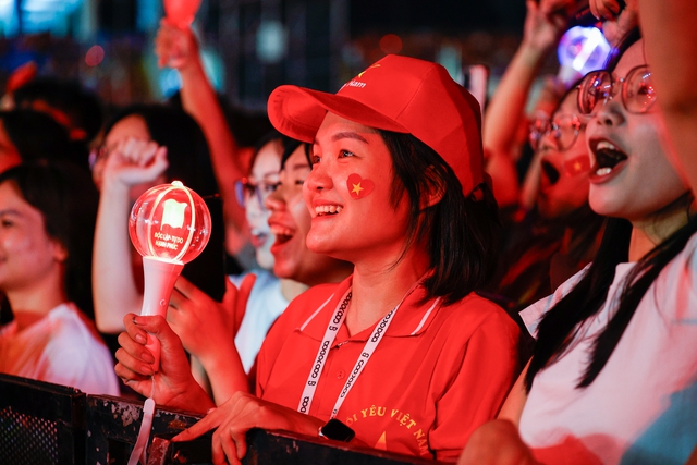 Hàng chục ngàn khán giả dự concert quốc gia ở Mỹ Đình - Ảnh 4.