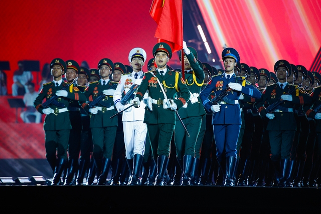 Hàng chục ngàn khán giả dự concert quốc gia ở Mỹ Đình - Ảnh 9.