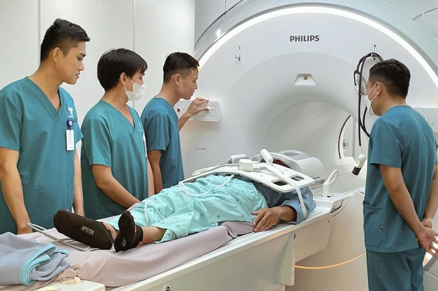 Cần Thơ: Thêm máy MRI hiện đại tầm soát đột quỵ, ung thư đưa vào hoạt động - Ảnh 1.