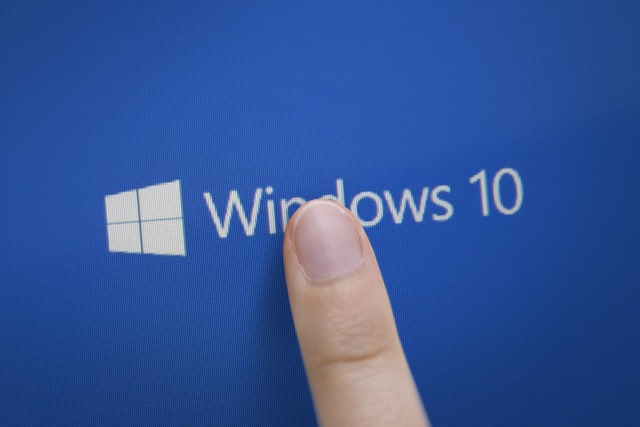Người dùng kiện Microsoft vì dám… khai tử Windows 10 - Ảnh 1.