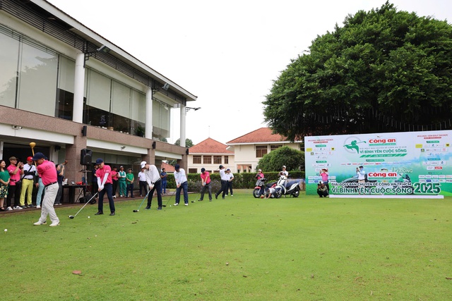 Tranh tài hấp dẫn tại giải golf 'Vì bình yên cuộc sống' năm 2025- Ảnh 3.